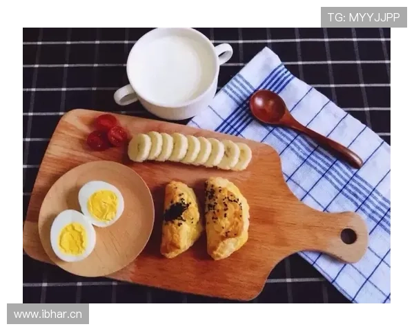 扎克拉文早餐简单得像清苦青年，鞋子标签却能买下我半个月工资